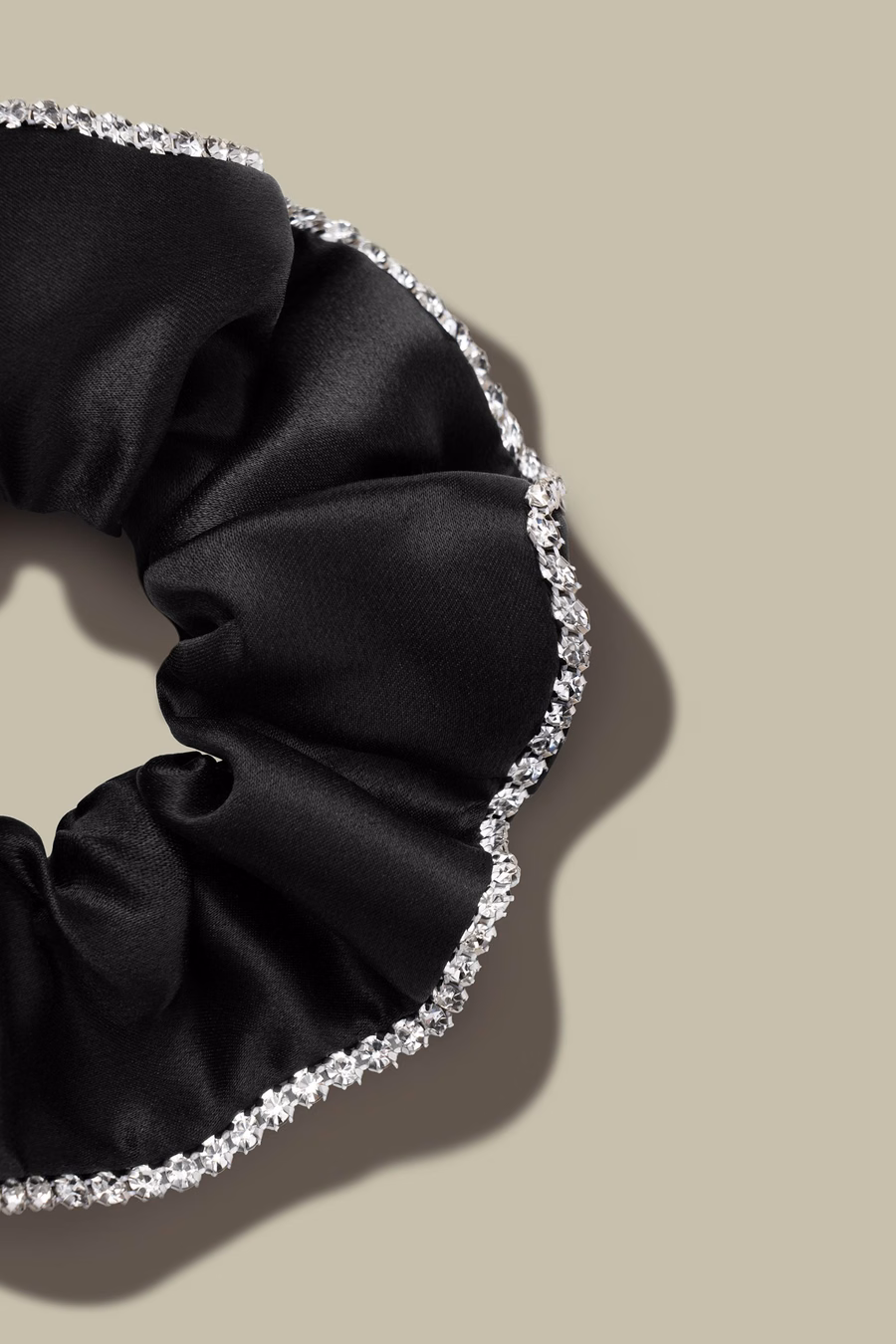 Set di Scrunchies in Seta con Strass
