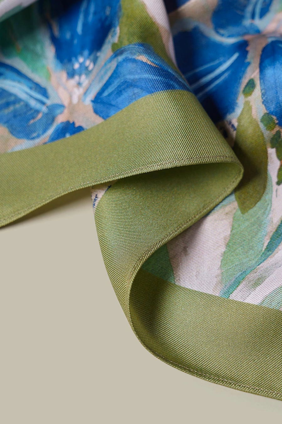 Foulard Quadrato in Seta Praslin