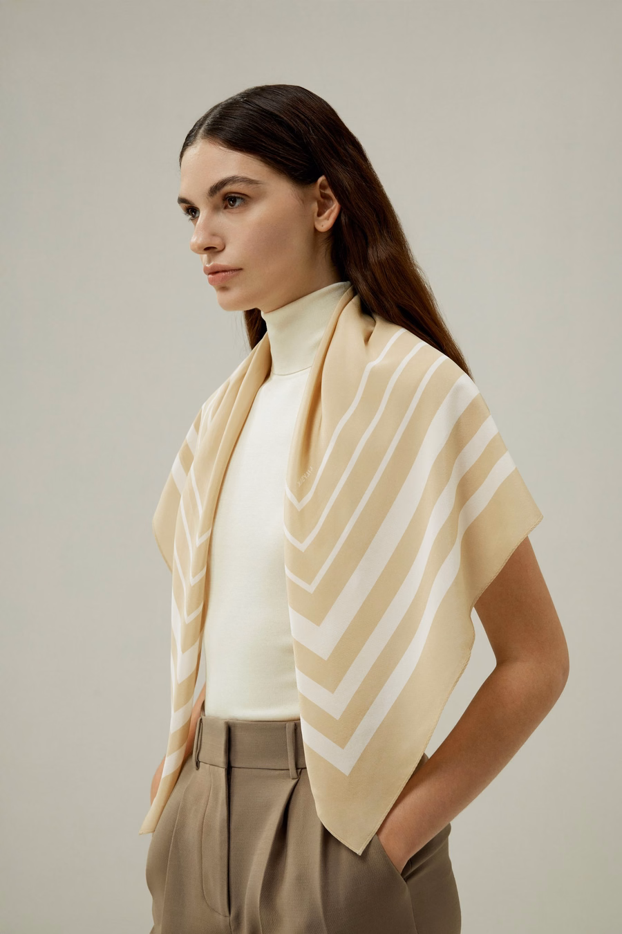Foulard in Seta con Stampa Geometrica