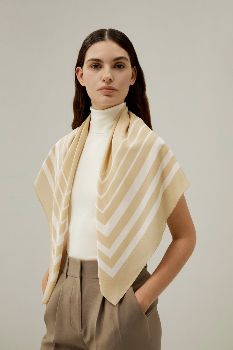 Foulard in Seta con Stampa Geometrica