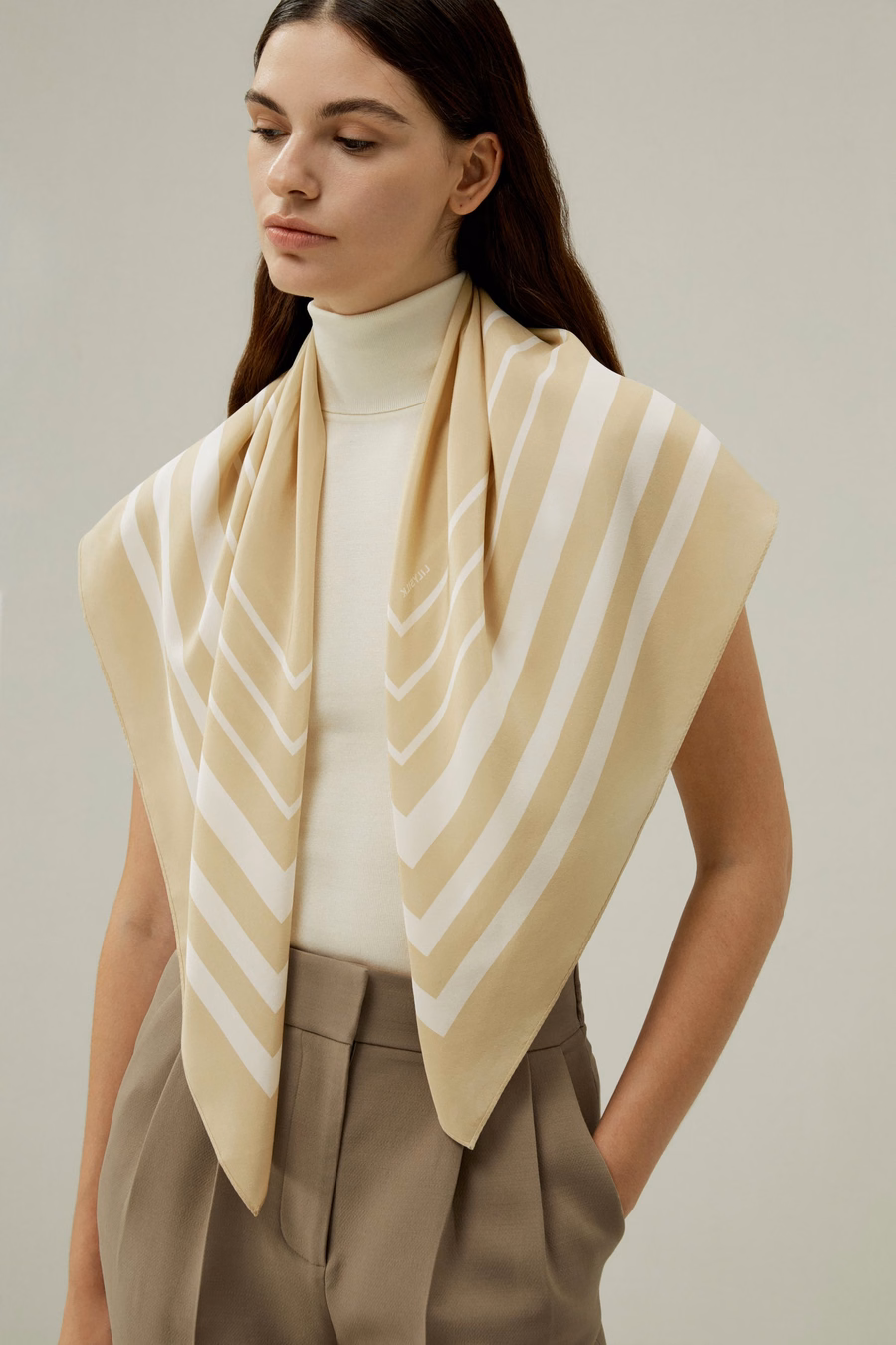 Foulard in Seta con Stampa Geometrica