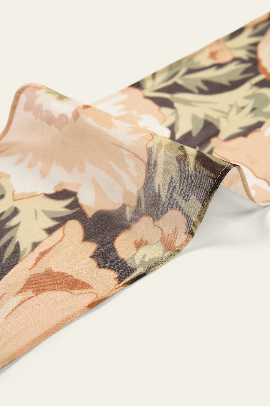 Foulard Sussurro di Papavero - Realizzato in Tessuto Liberty