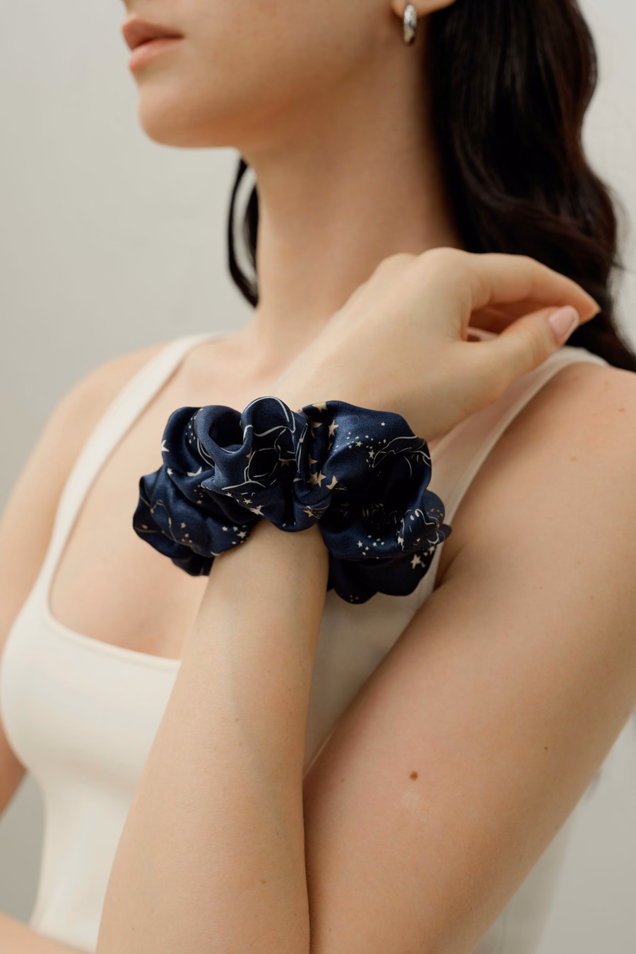 Scrunchies in seta del segno zodiacale dello Scorpione
