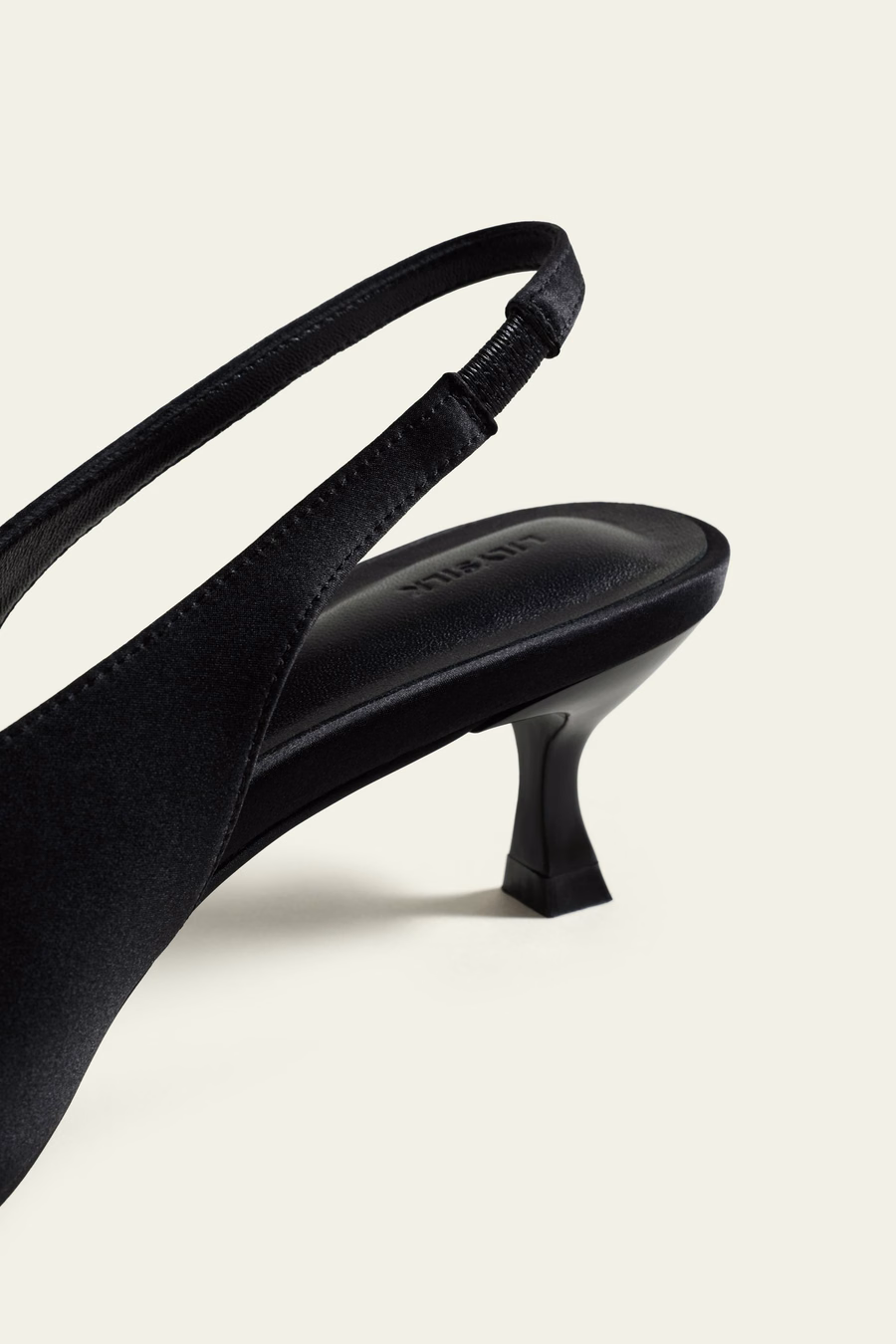 Scarpa Slingback a Punta di Seta Charmeuse