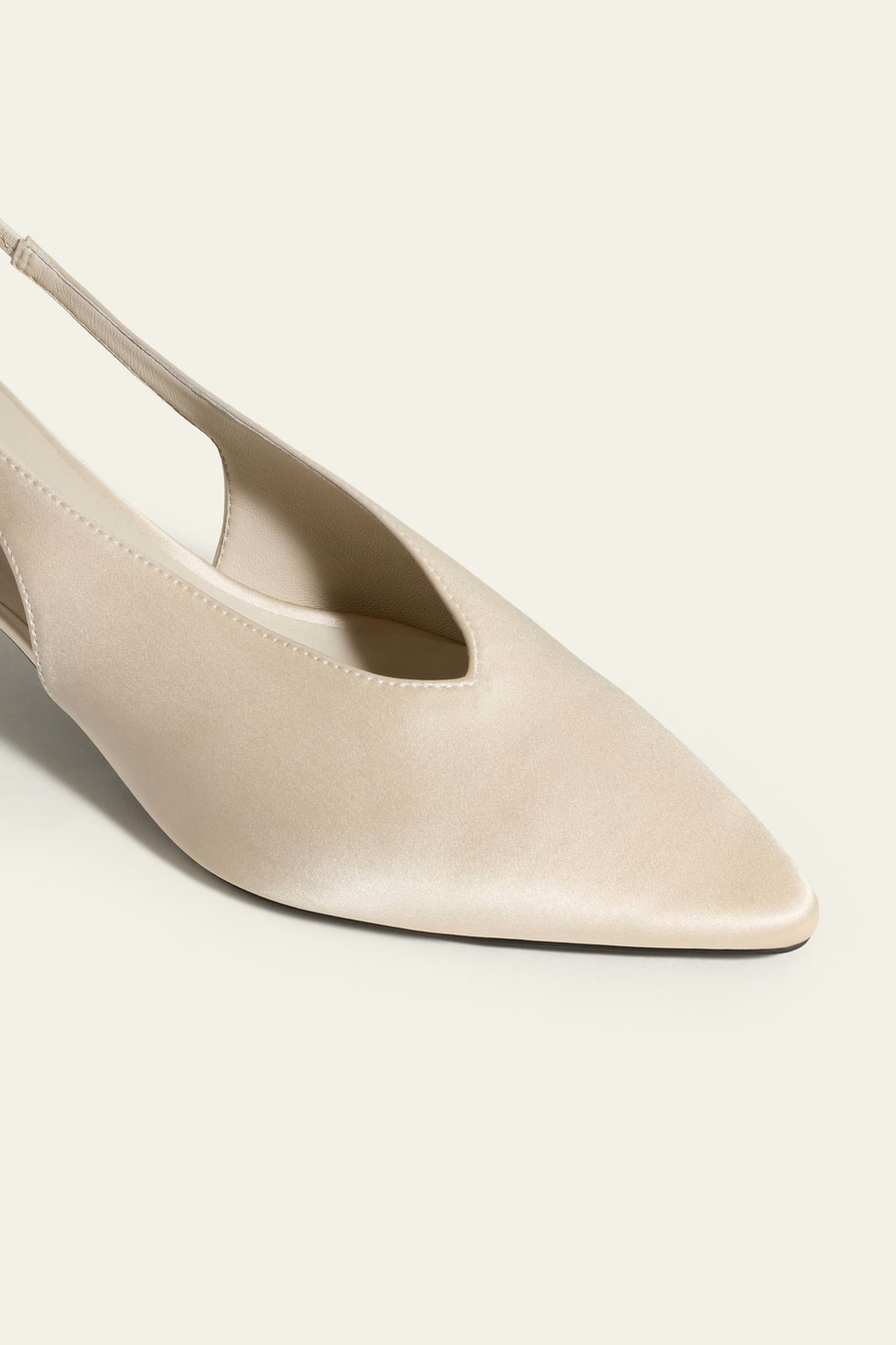 Scarpa Slingback a Punta di Seta Charmeuse