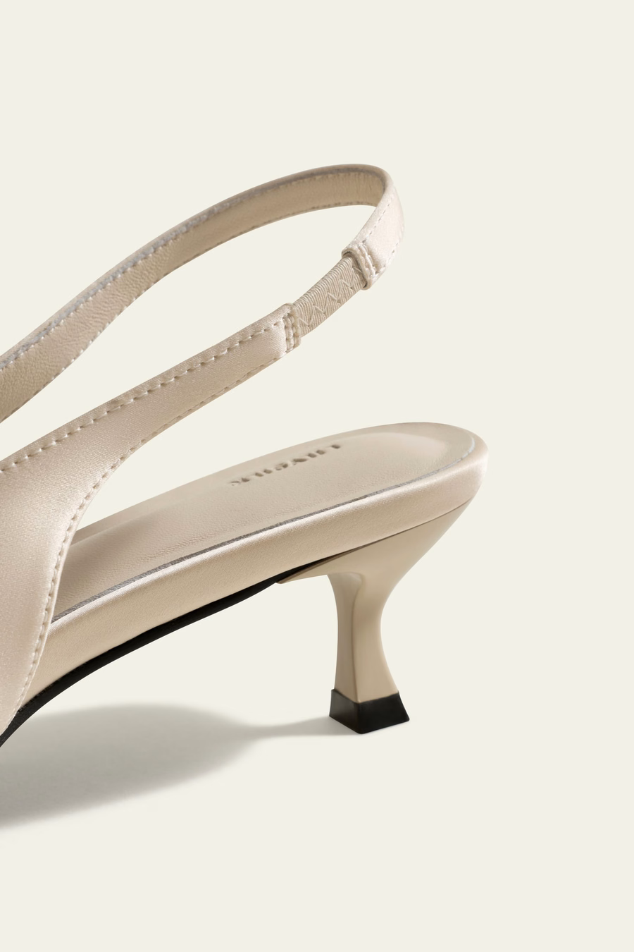 Scarpa Slingback a Punta di Seta Charmeuse