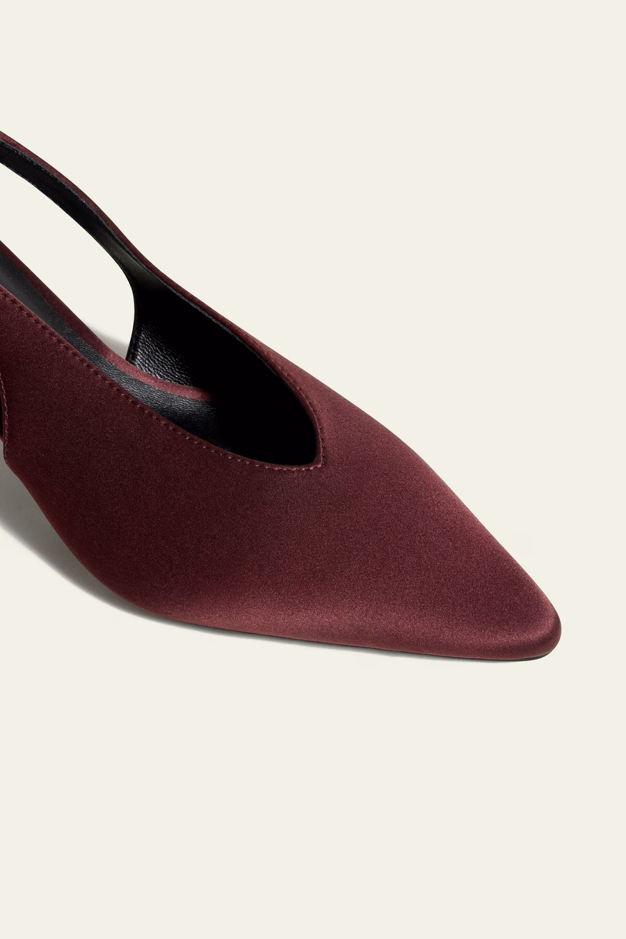 Scarpa Slingback a Punta di Seta Charmeuse