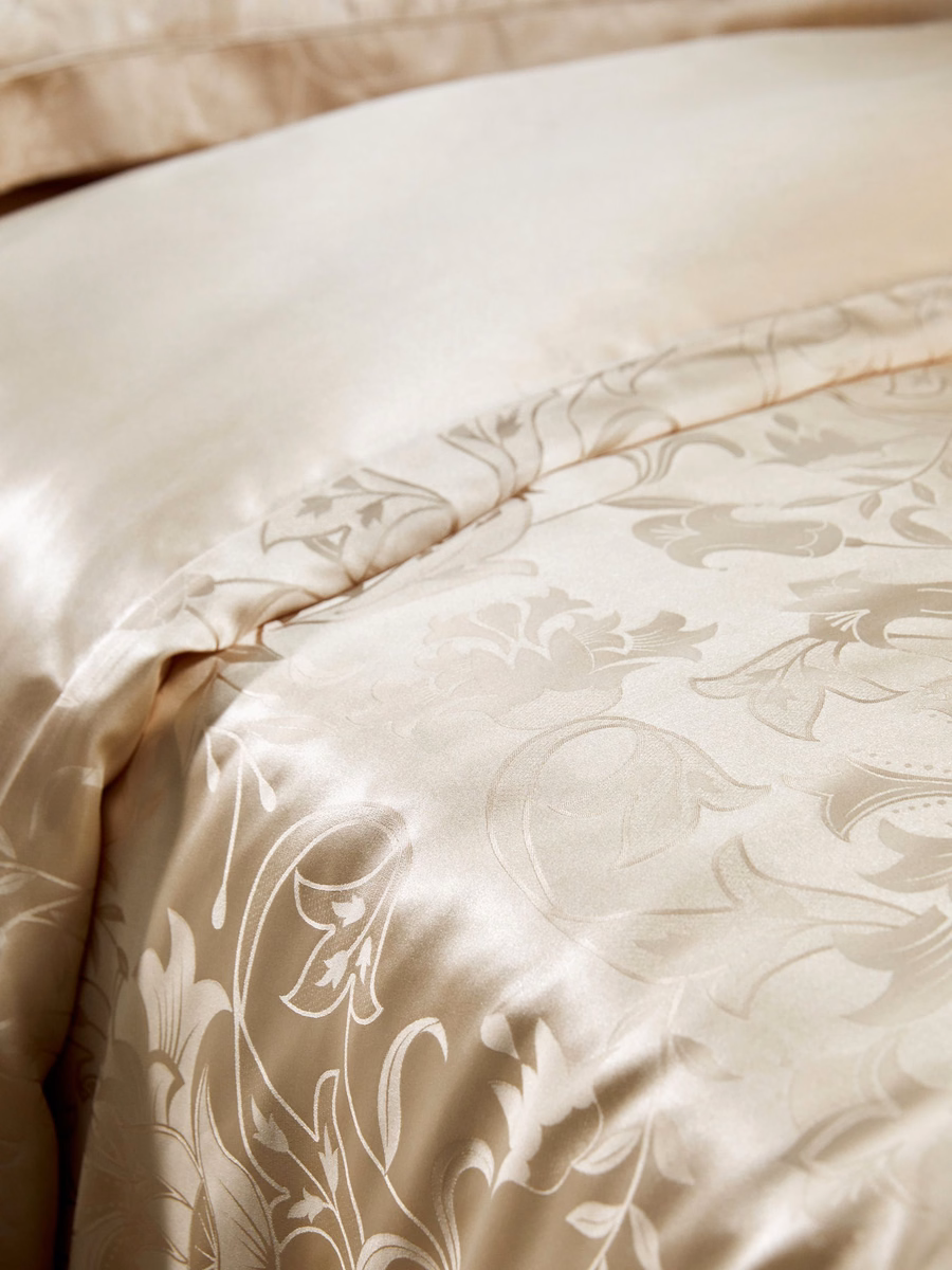 Copertura in seta per piumone con jacquard di giglio