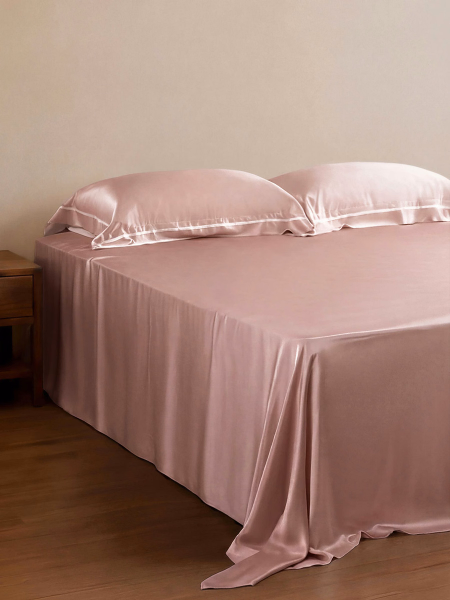 Set di Biancheria da Letto in Seta con Contrasto Essenziale