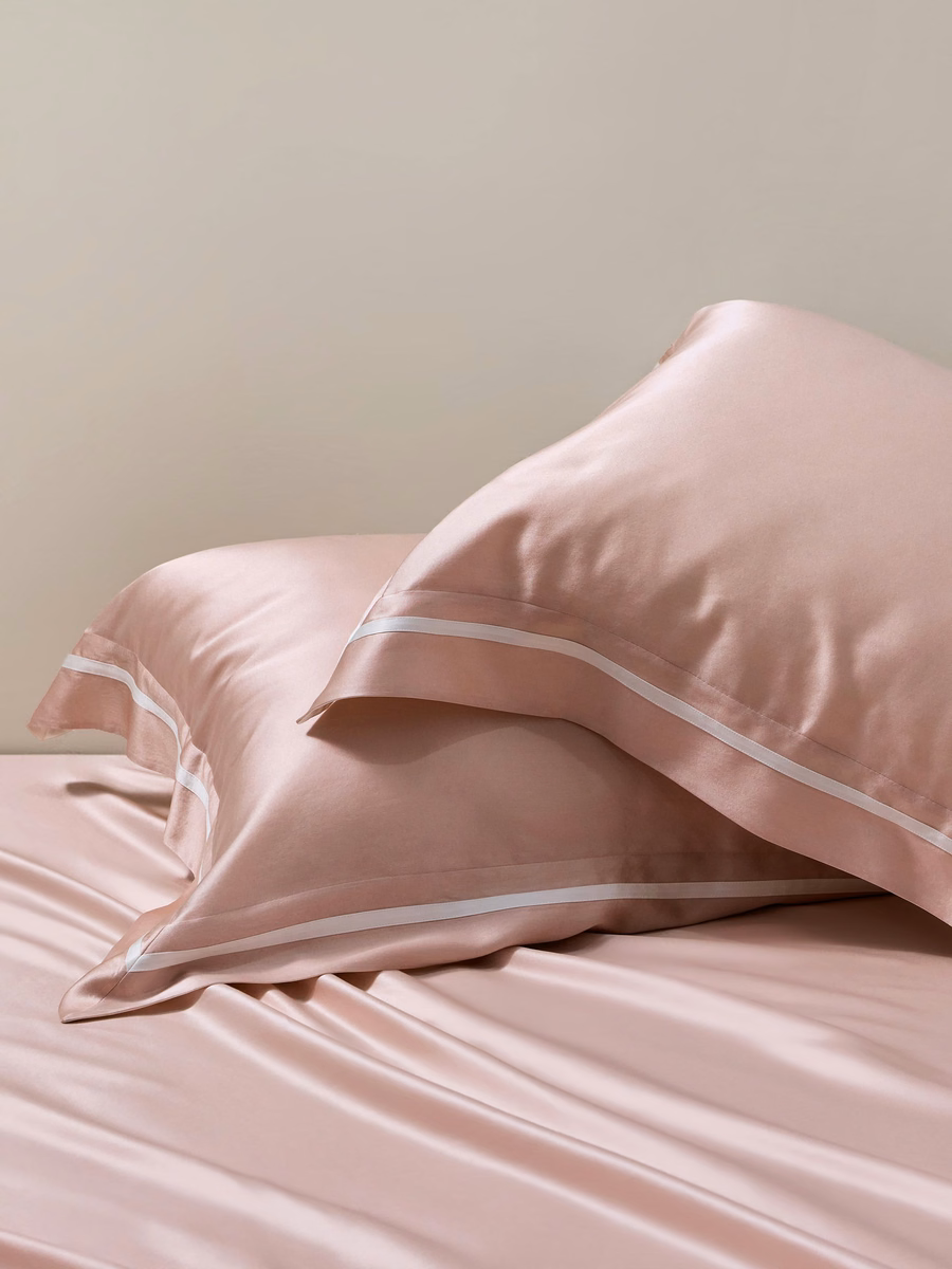 Set di Biancheria da Letto in Seta con Contrasto Essenziale