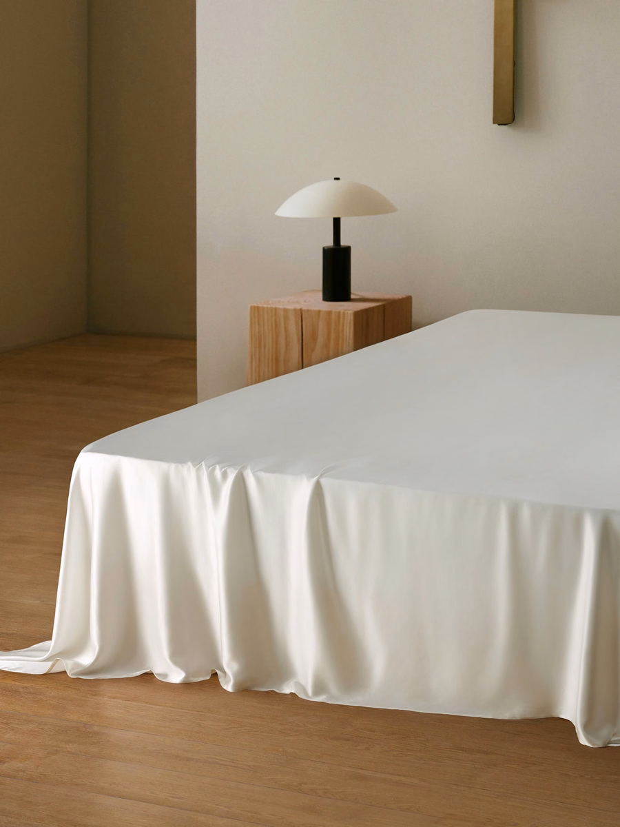 Set di biancheria da letto in seta con jacquard di giglio