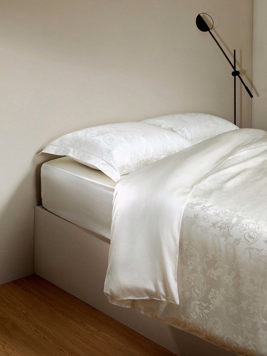 Set di biancheria da letto in seta con jacquard di giglio