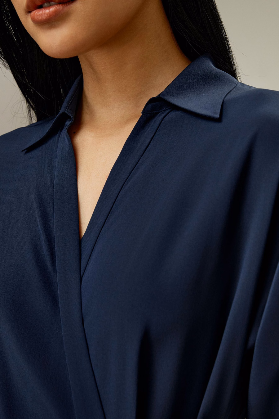 Vestito Wrap con Cravatta Frontale