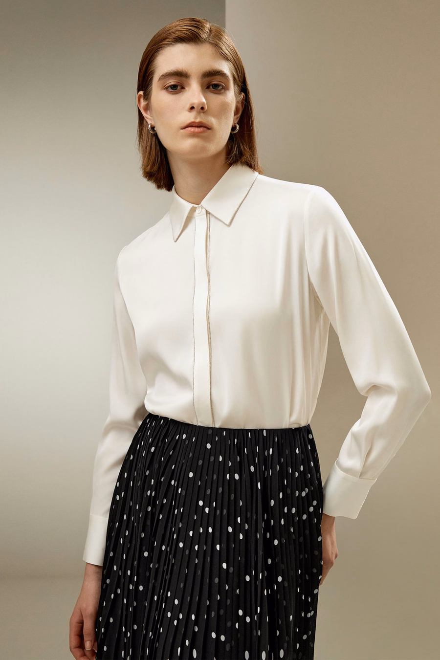 Camicia in seta con catena di perline