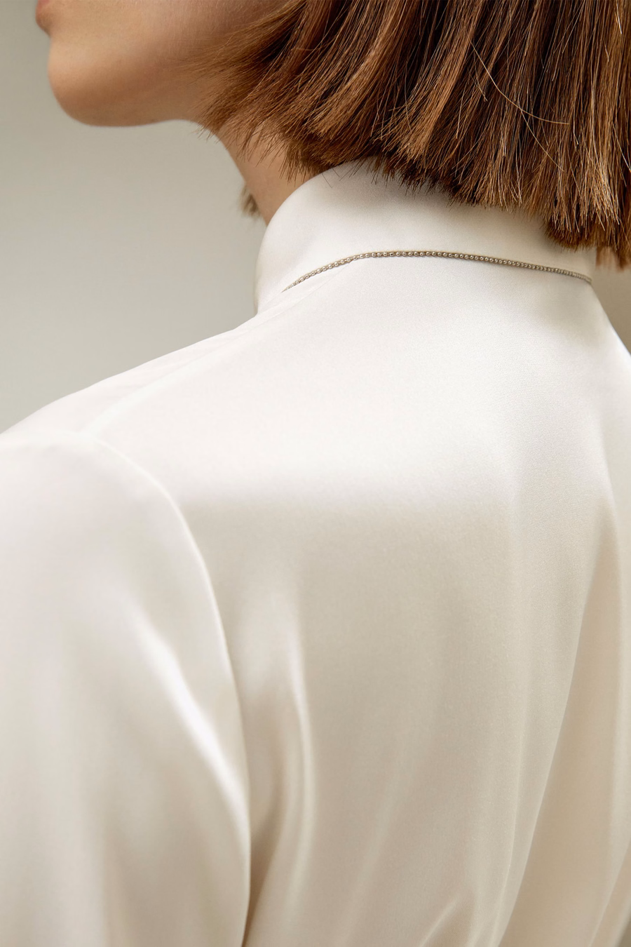 Camicia in seta con catena di perline