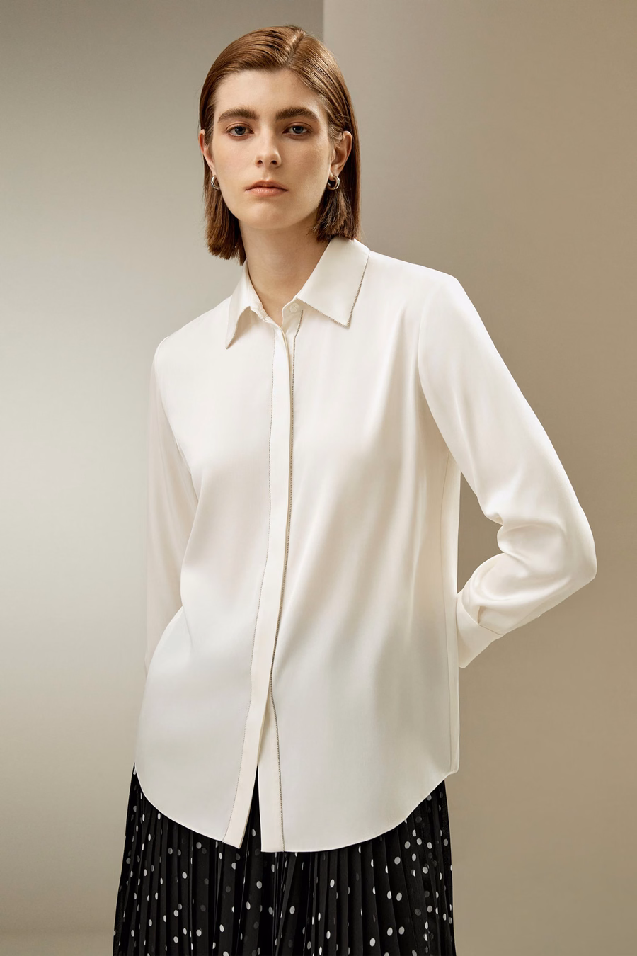 Camicia in seta con catena di perline