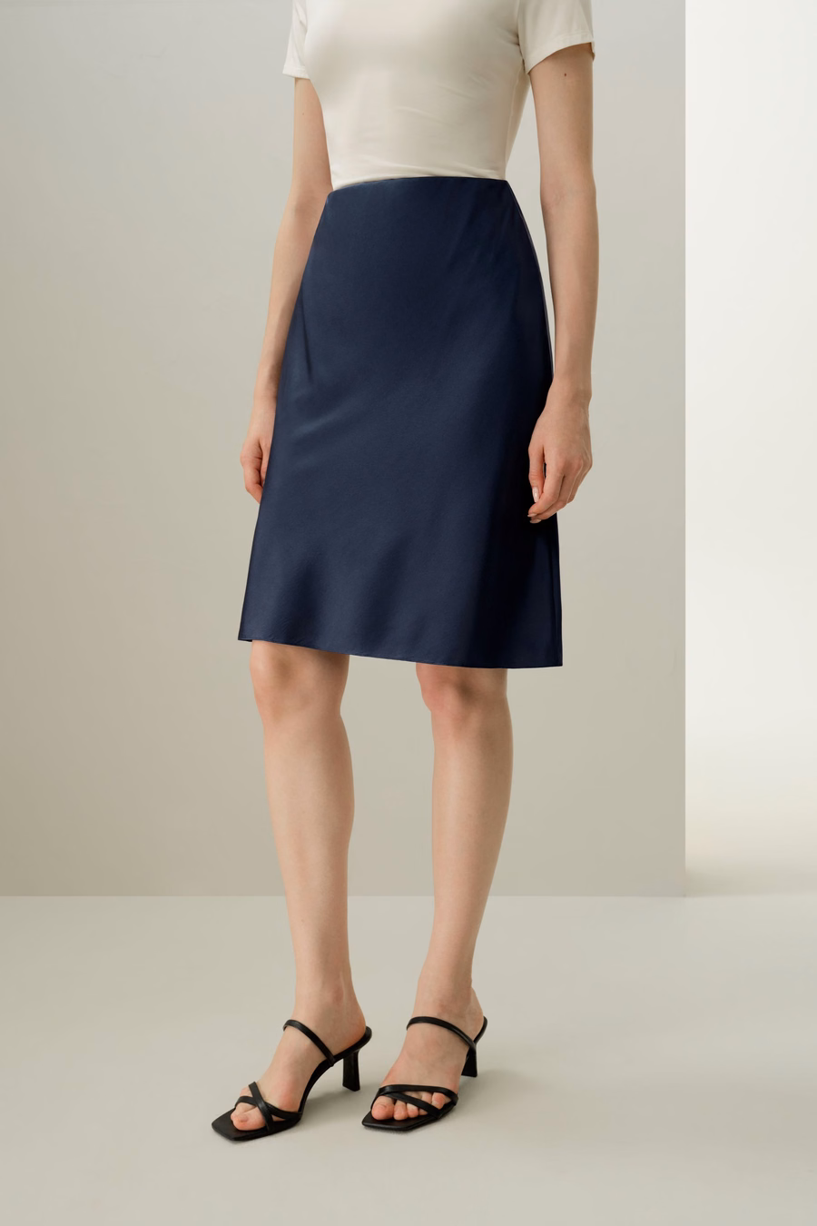 Gonna Minimalista in Charmeuse Elastico