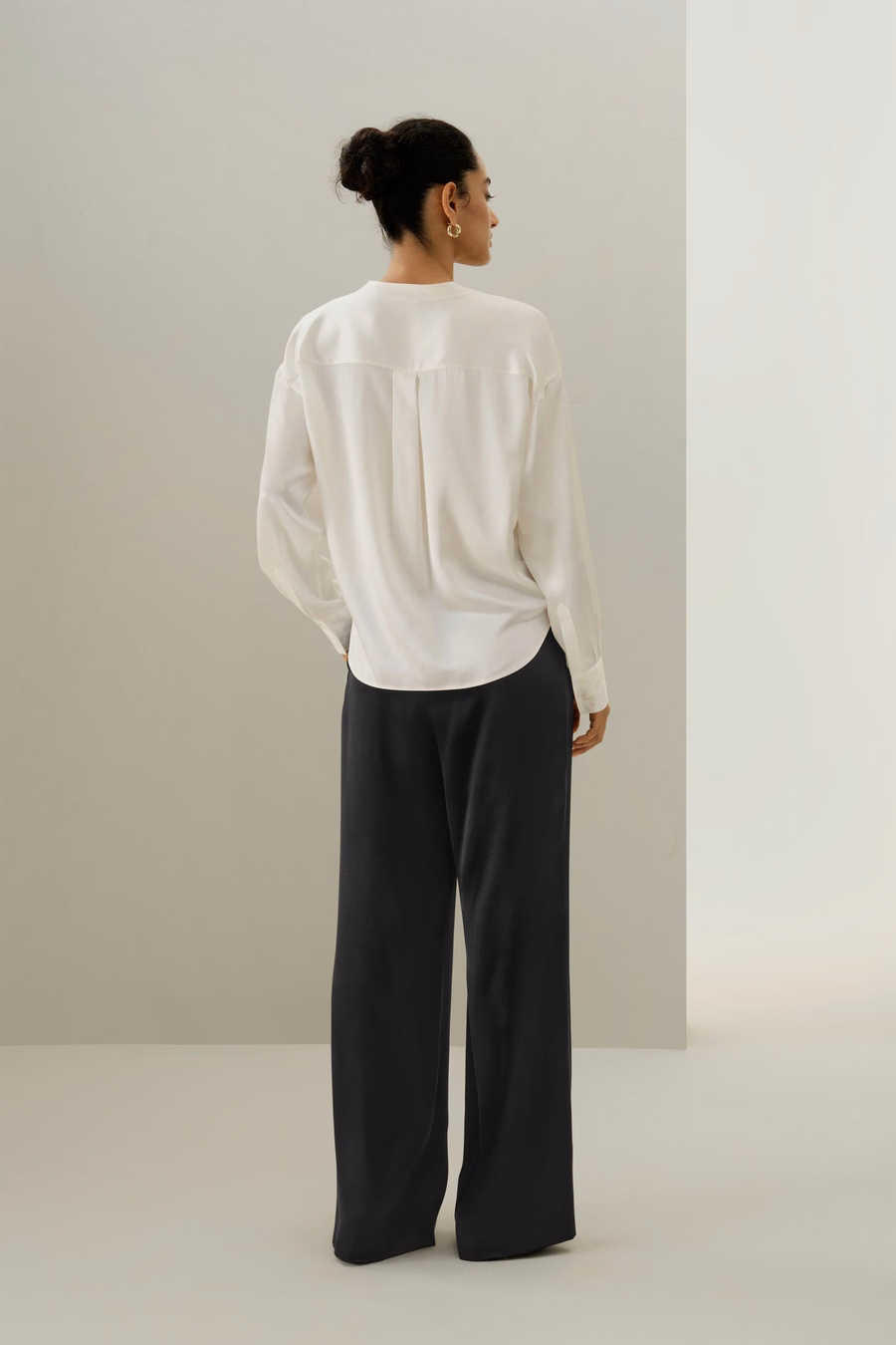Camicetta V-neck in Charmeuse di Seta Regolare