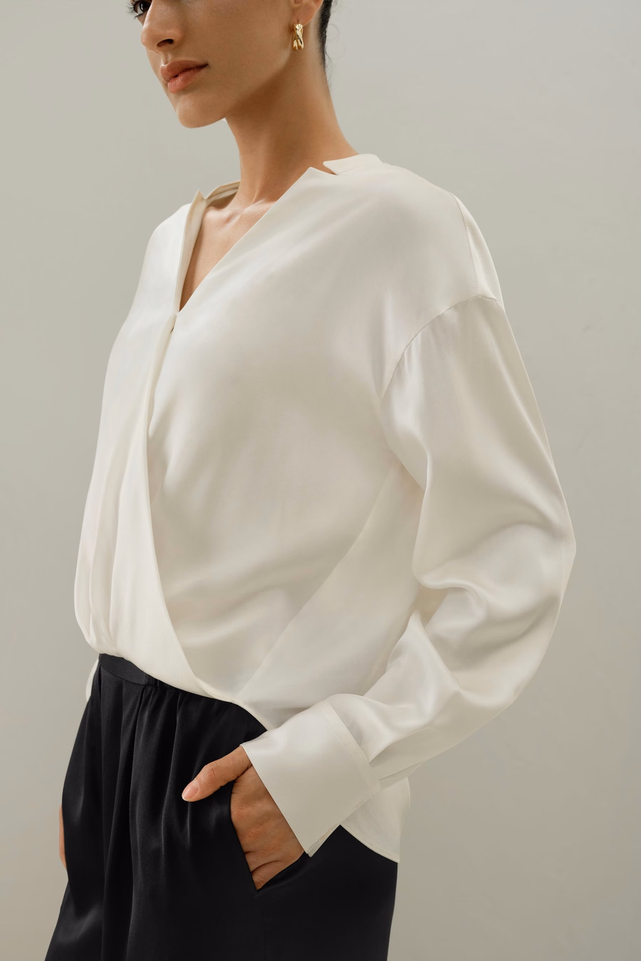 Camicetta V-neck in Charmeuse di Seta Regolare