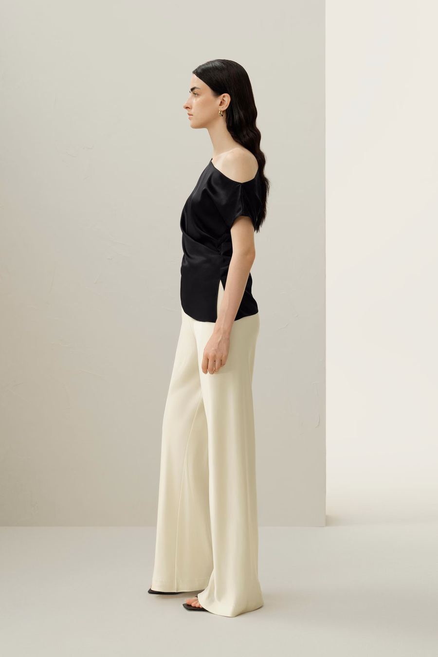 Top Asimmetrico in Charmeuse Stretch
