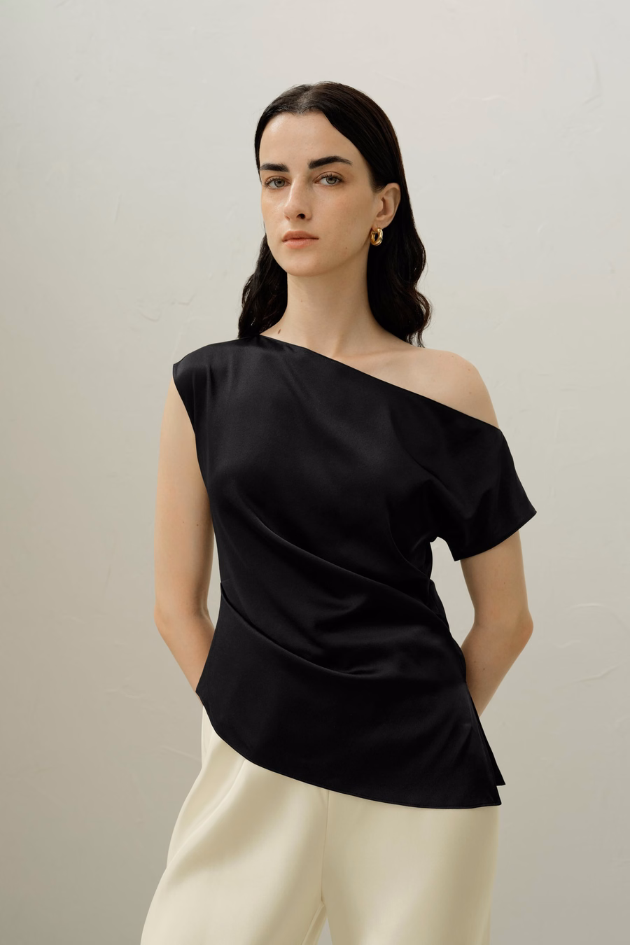 Top Asimmetrico in Charmeuse Stretch