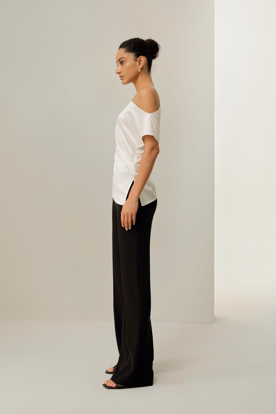 Top Asimmetrico in Charmeuse Stretch