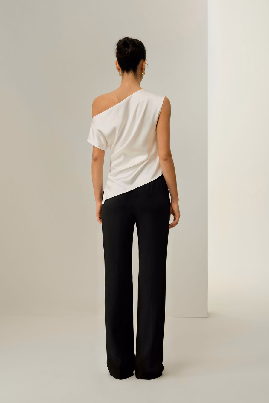 Top Asimmetrico in Charmeuse Stretch