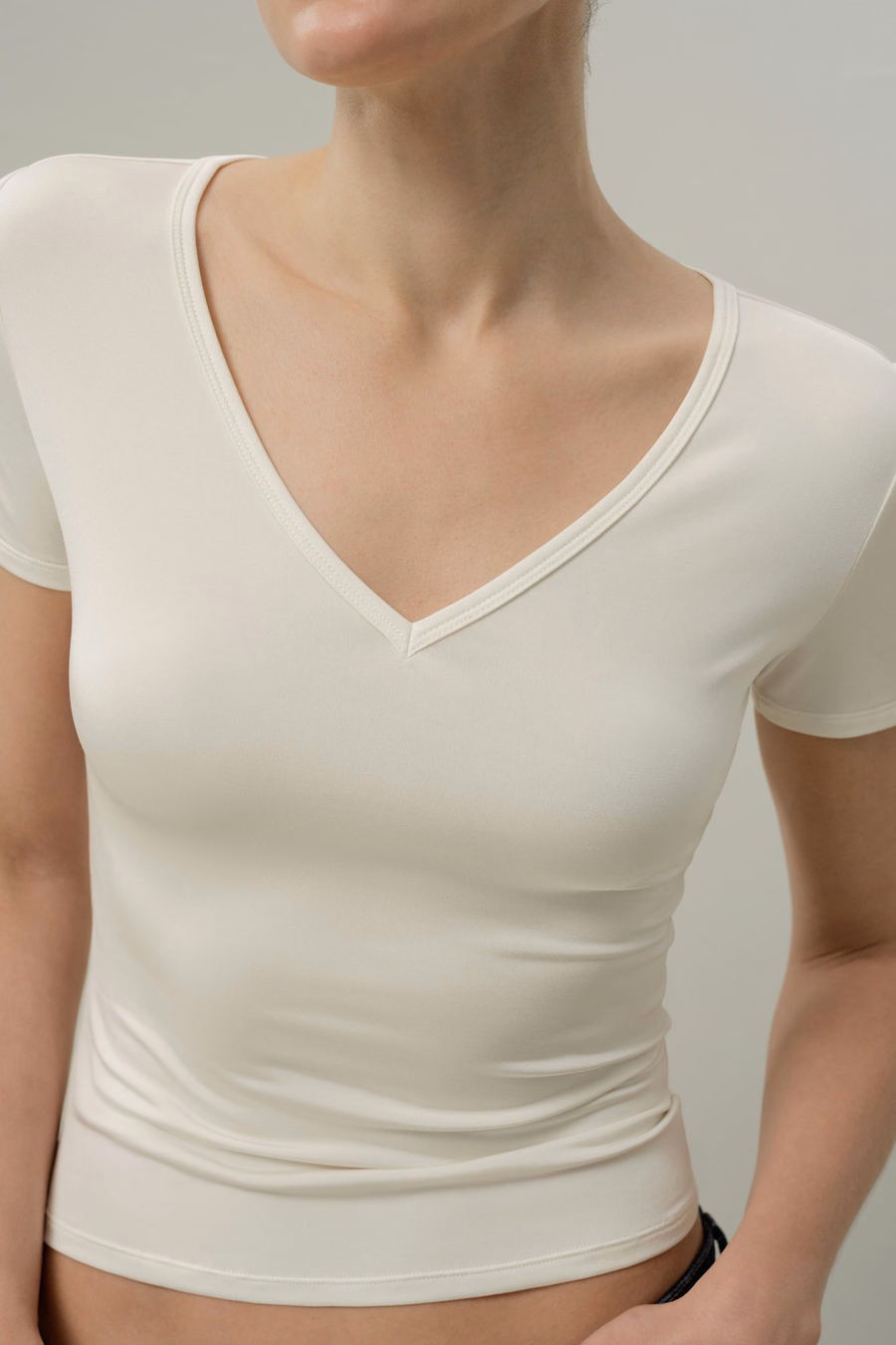 Maglietta V-neck in Jersey Silk Breeze