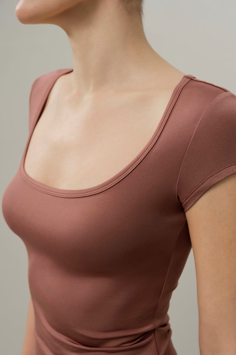 T-shirt con scollatura a V di Jersey di Seta Breeze