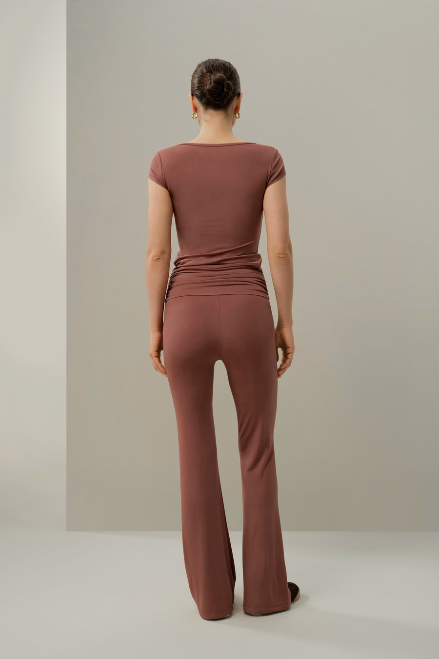 Pantaloni fluidi a flare in Jersey di Seta Breeze