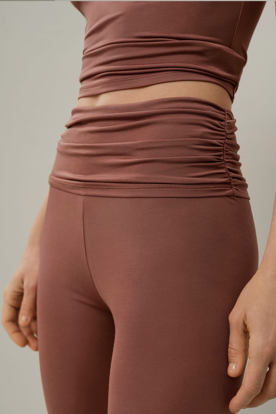 Pantaloni fluidi a flare in Jersey di Seta Breeze