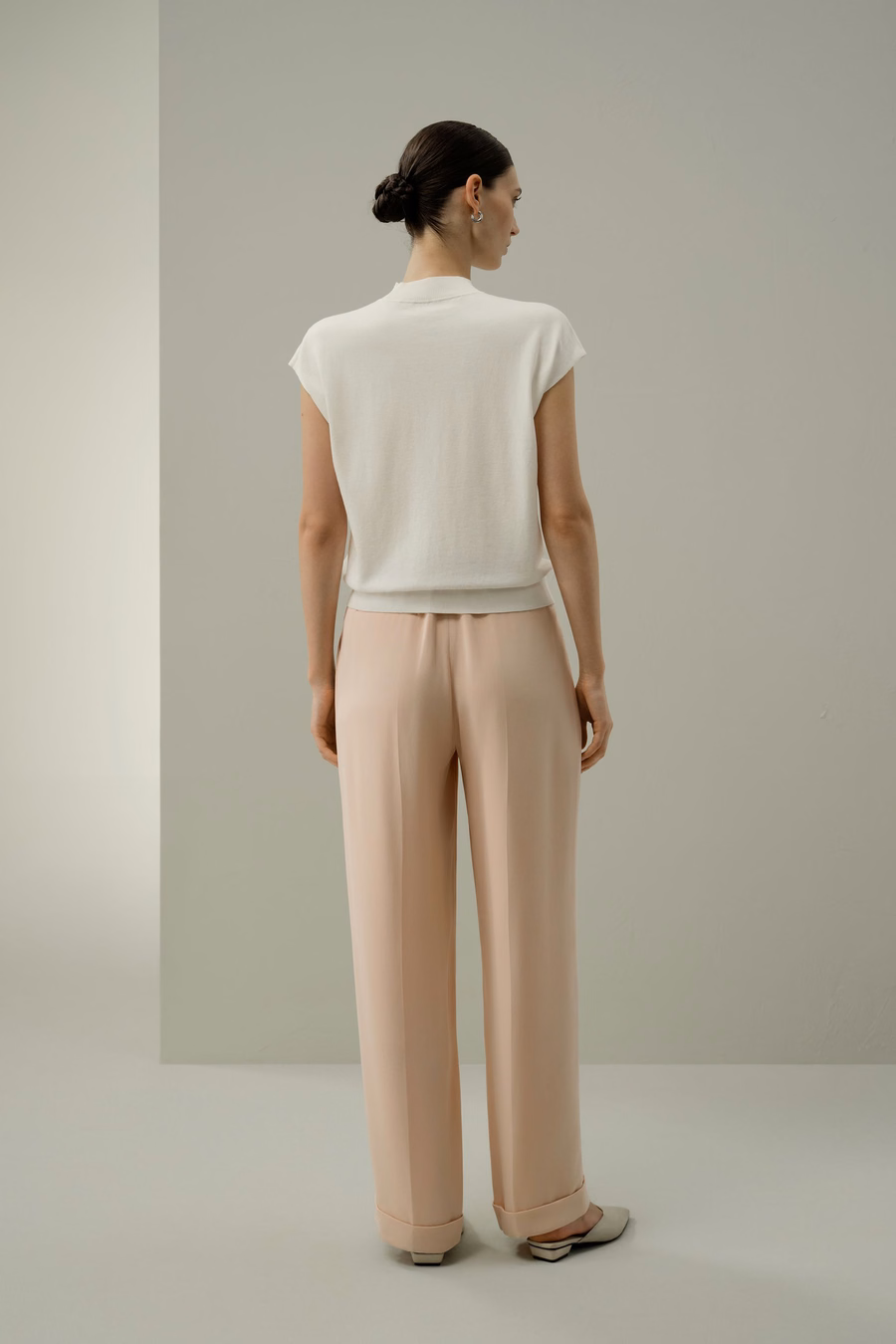Top in misto seta e cotone con collo alto