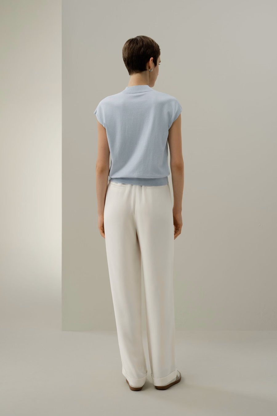 Top in misto seta e cotone con collo alto
