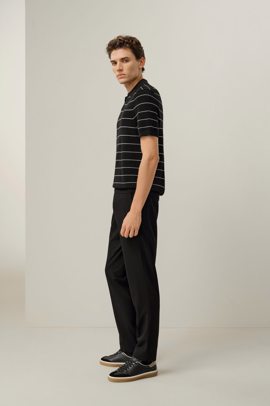 Polo a V in seta e cotone a righe