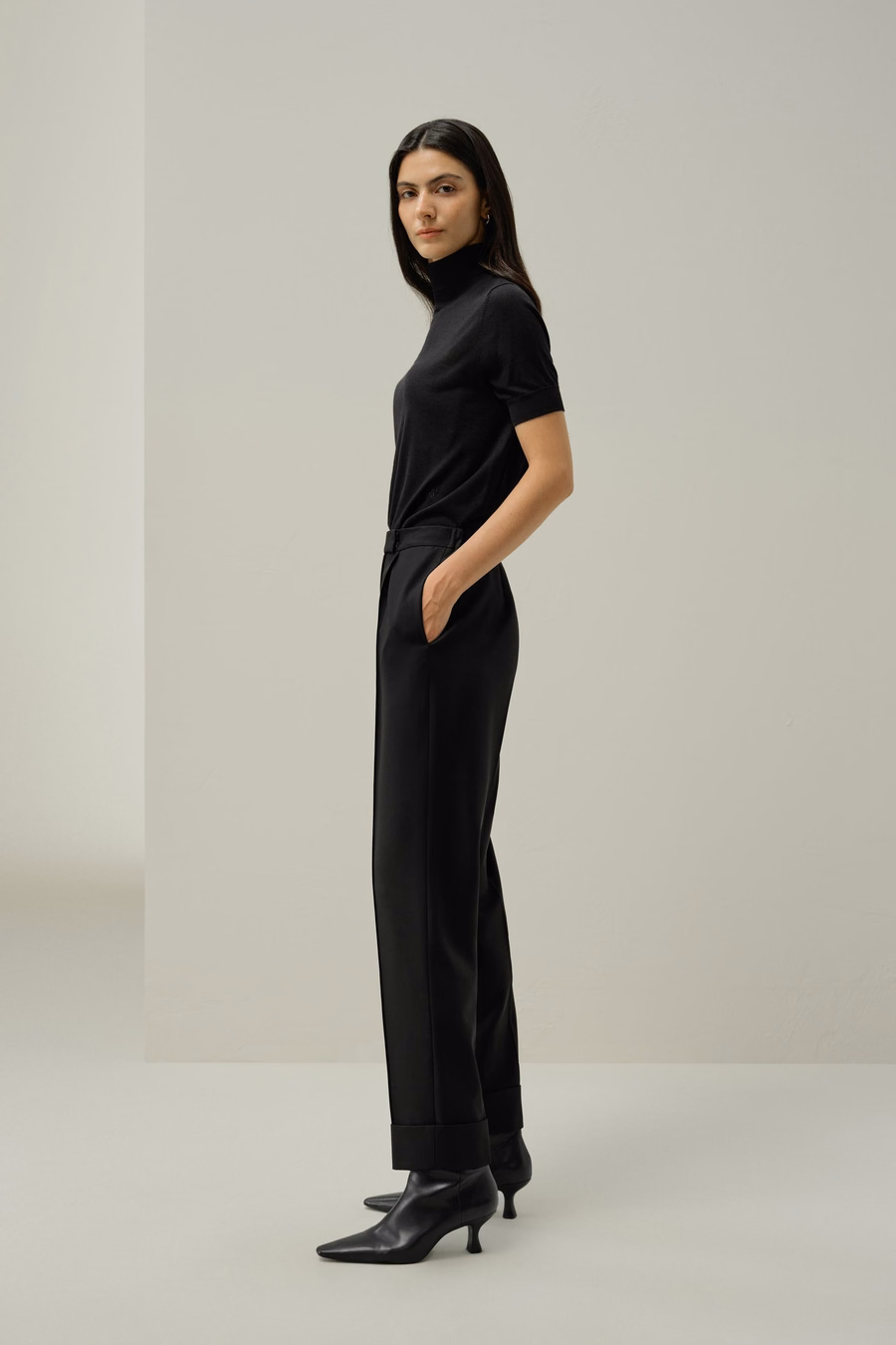 Pantaloni in Seta-Lana con Pieghe Frontali