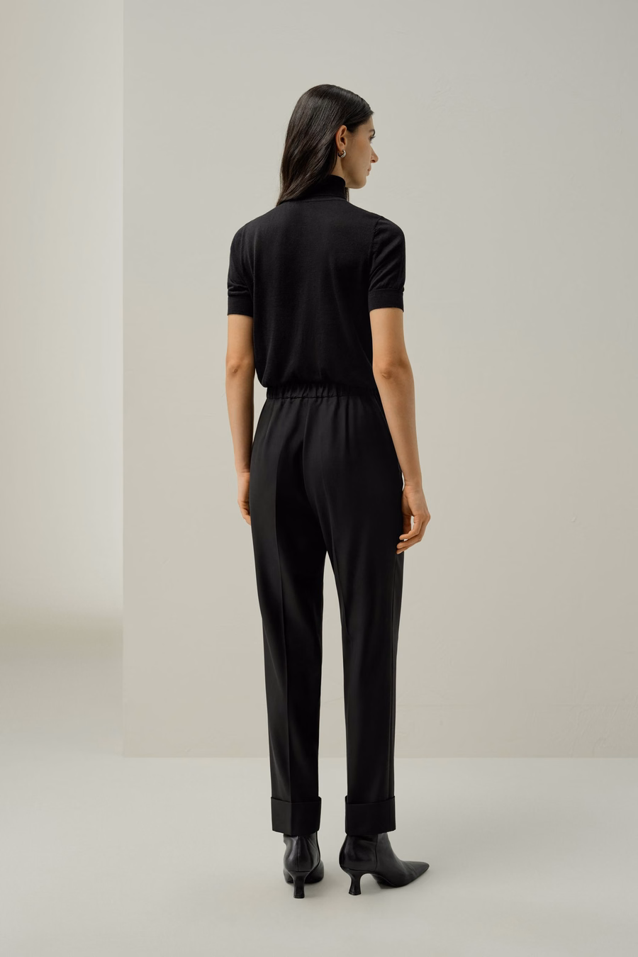 Pantaloni in Seta-Lana con Pieghe Frontali