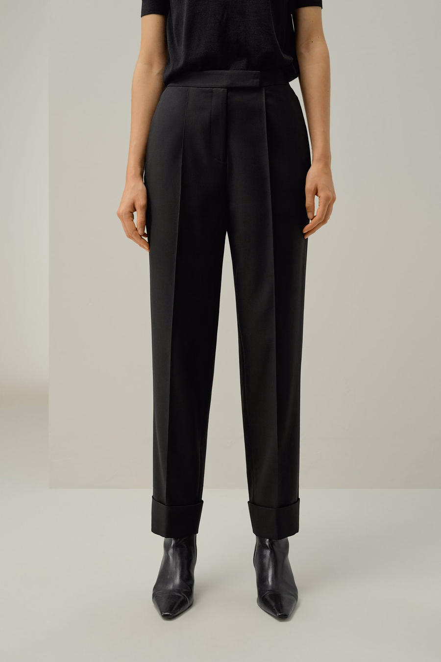 Pantaloni in Seta-Lana con Pieghe Frontali