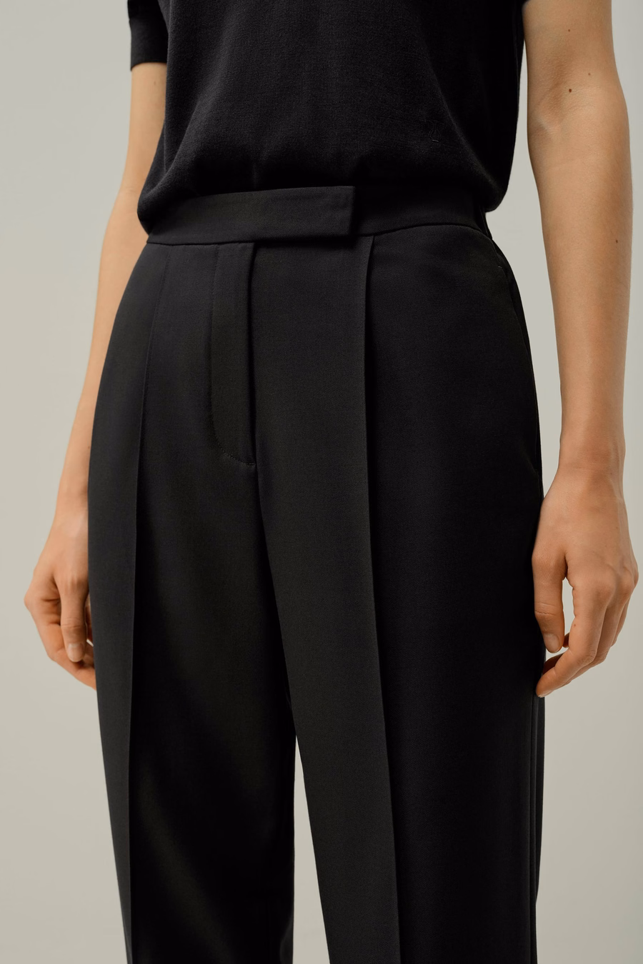 Pantaloni in Seta-Lana con Pieghe Frontali