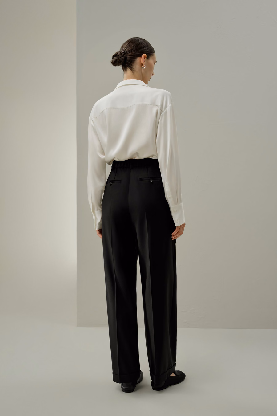Pantaloni dritti in lana e seta