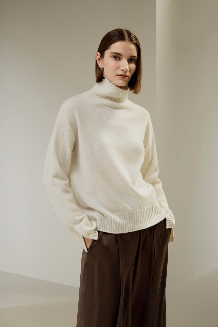 Maglione in Cashmere Relaxed Fit con Collo Alto