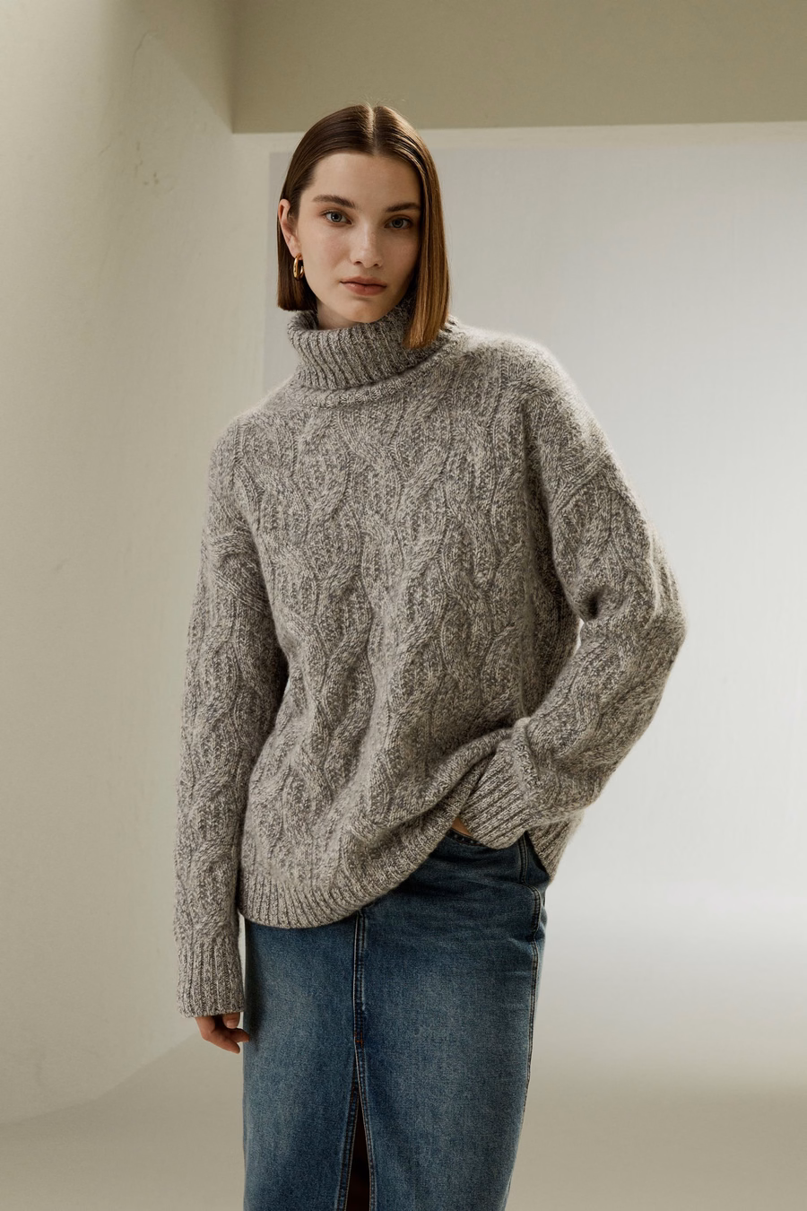 Maglione collo alto in cashmere a treccia