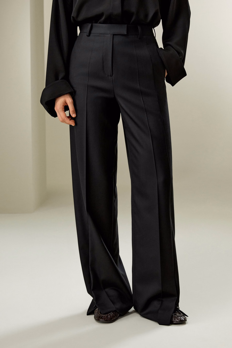 Pantaloni dritti in misto lana e seta