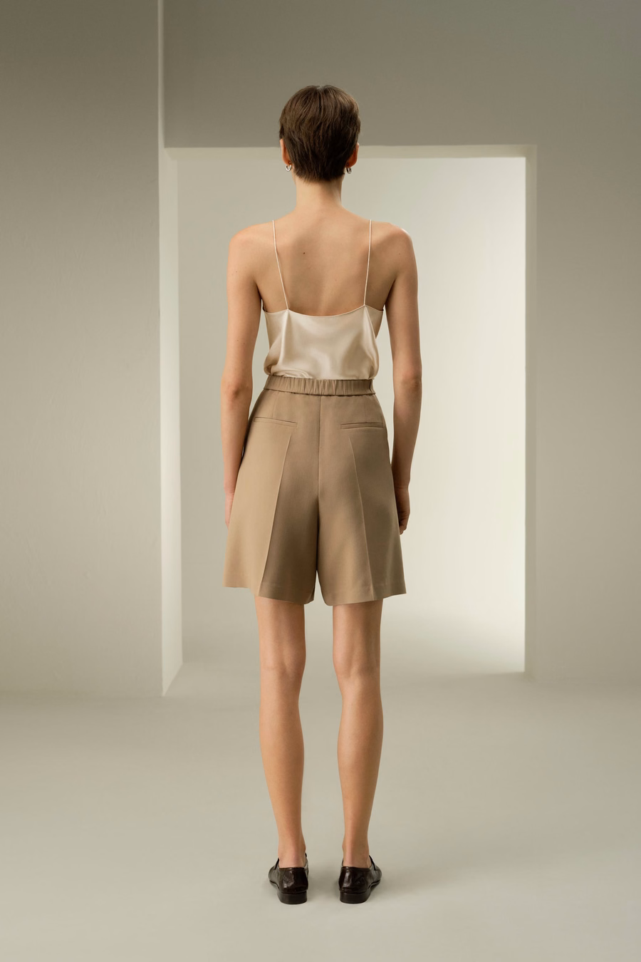Shorts lucidi in seta-lana