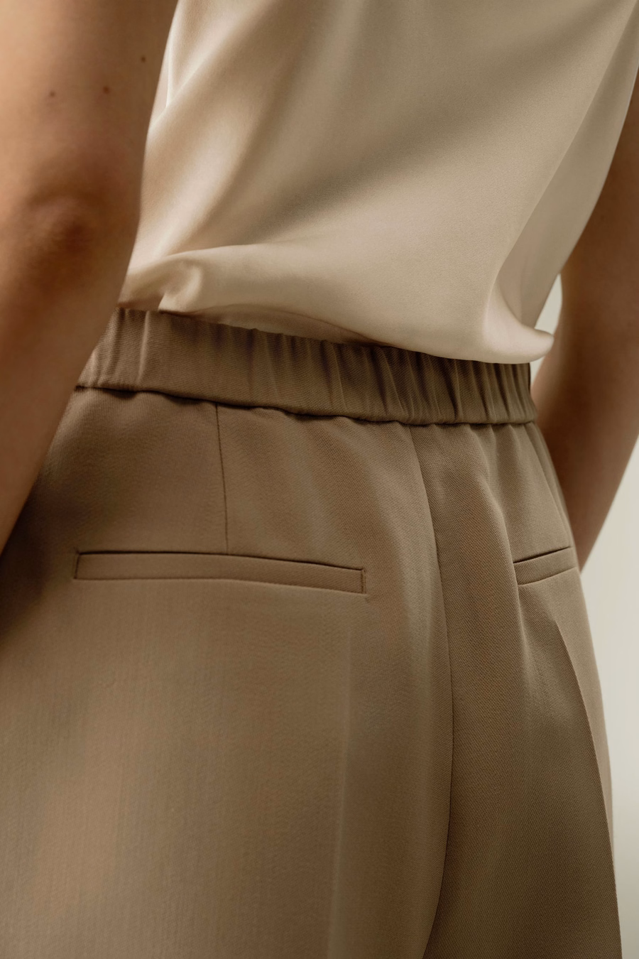 Shorts lucidi in seta-lana