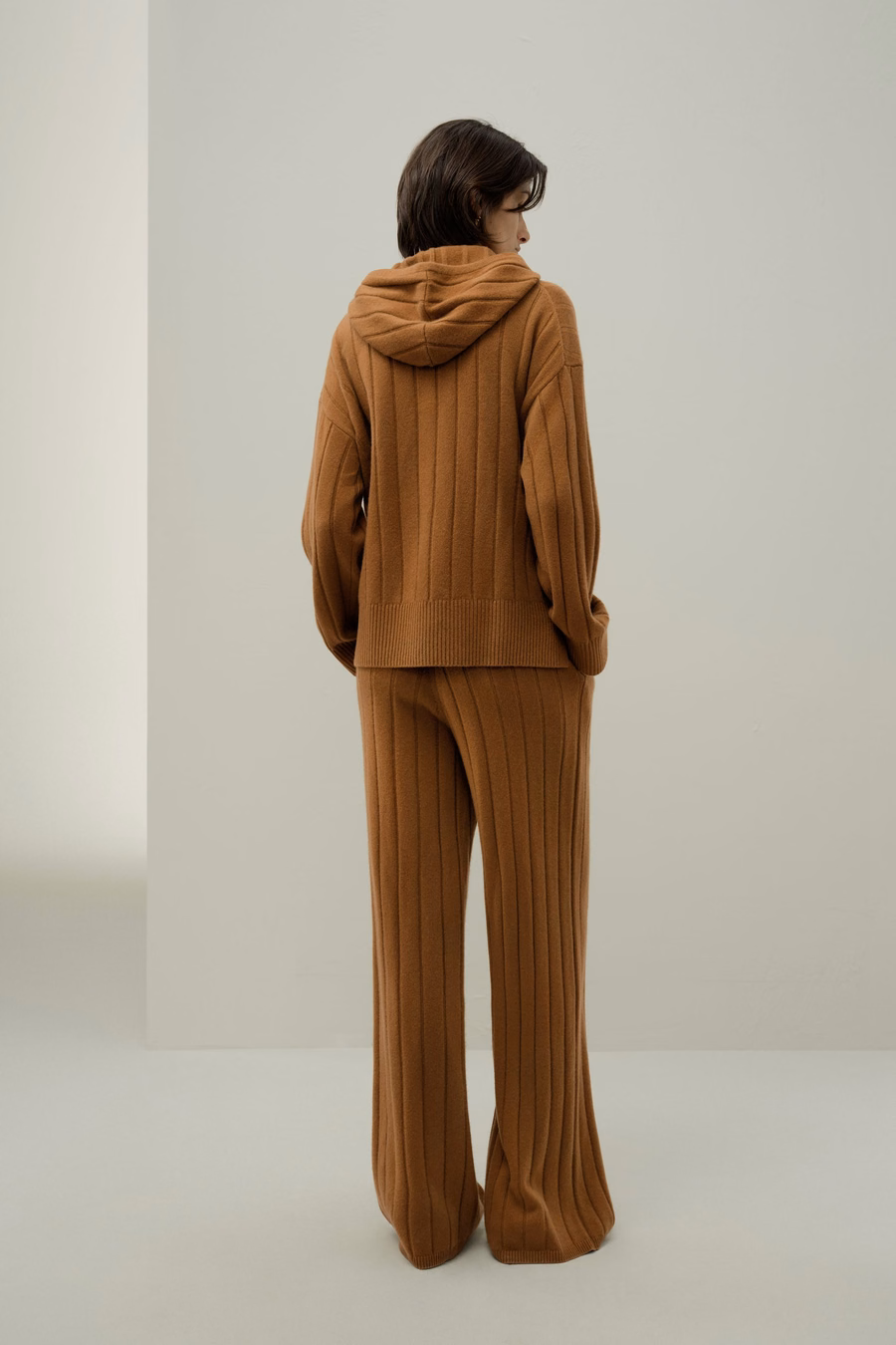Pantaloni a gamba larga a costine