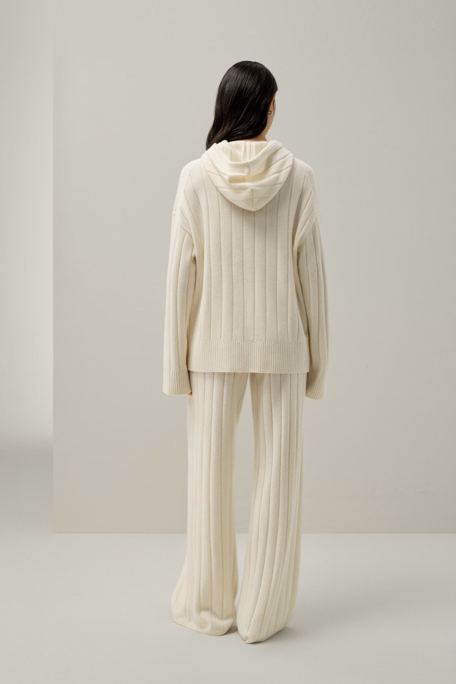 Pantaloni a gamba larga a costine