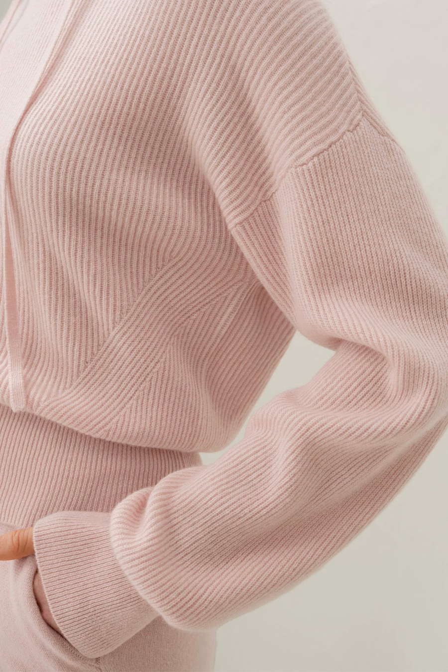 Eshe 2-in-1 Cashmere Staccabile Hoodie