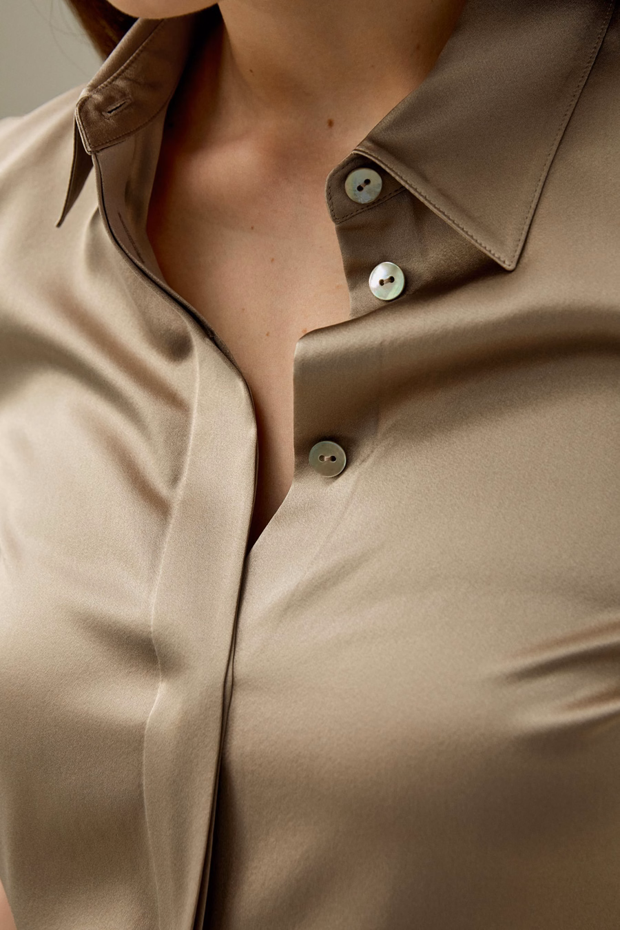 Camicia in seta dalla silhouette elegante
