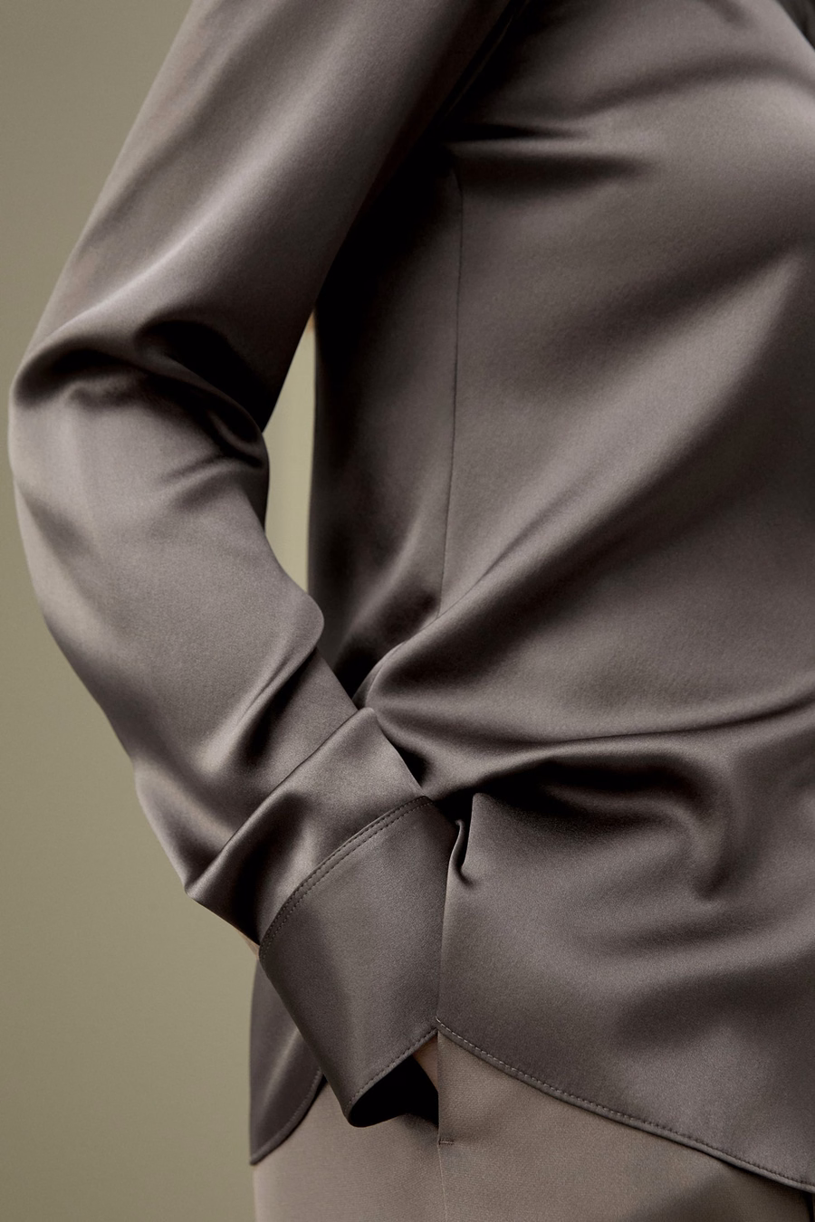 Camicia in seta dalla silhouette elegante