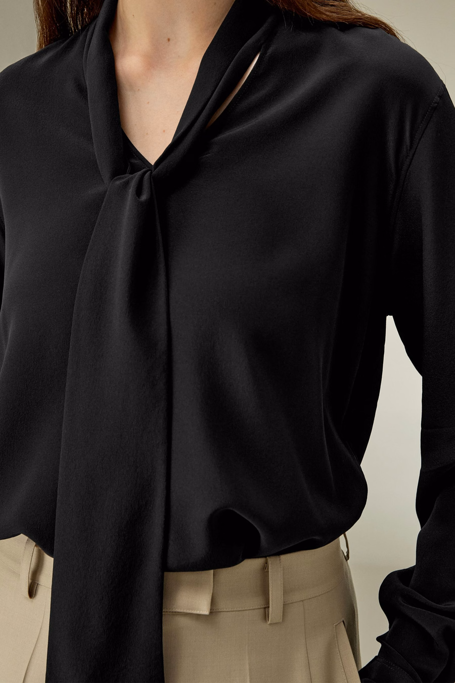 Blusa con Papillon in Seta